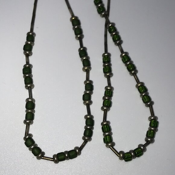 15" Shiny Green And Silver Seed Bead Necklace - Picture 6 of 8